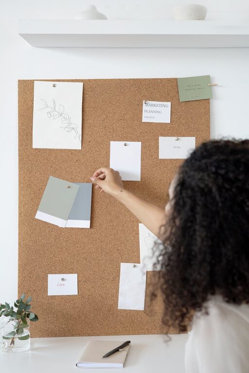 Skuteczne pomysły na przechowywanie w małych przestrzeniach